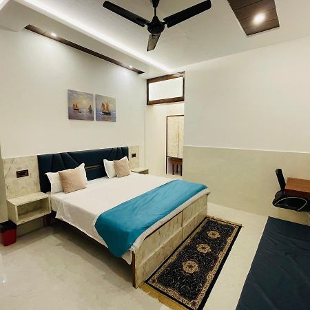 Hotel Dileep42 Lakhnau Kültér fotó