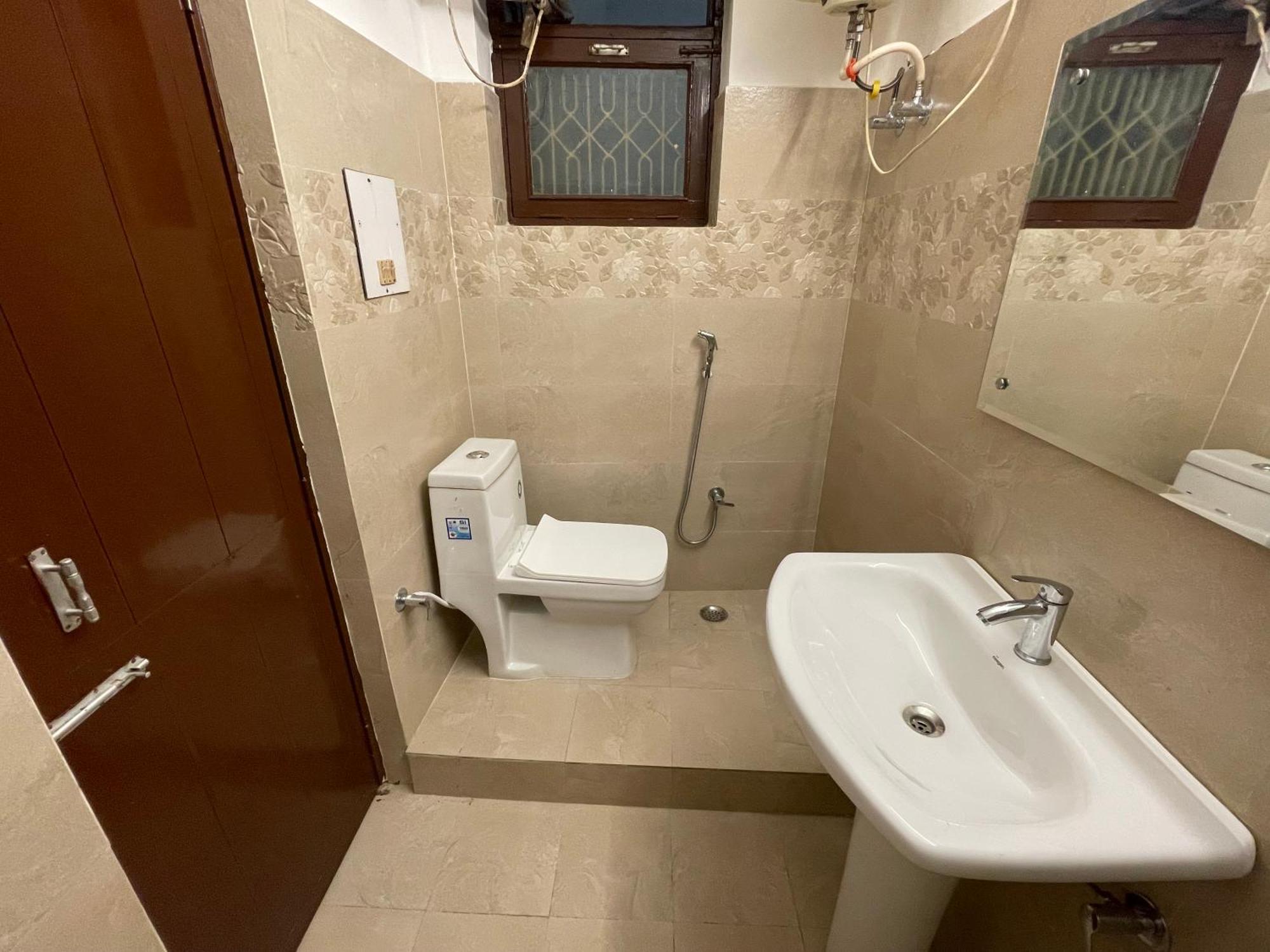 Hotel Dileep42 Lakhnau Kültér fotó